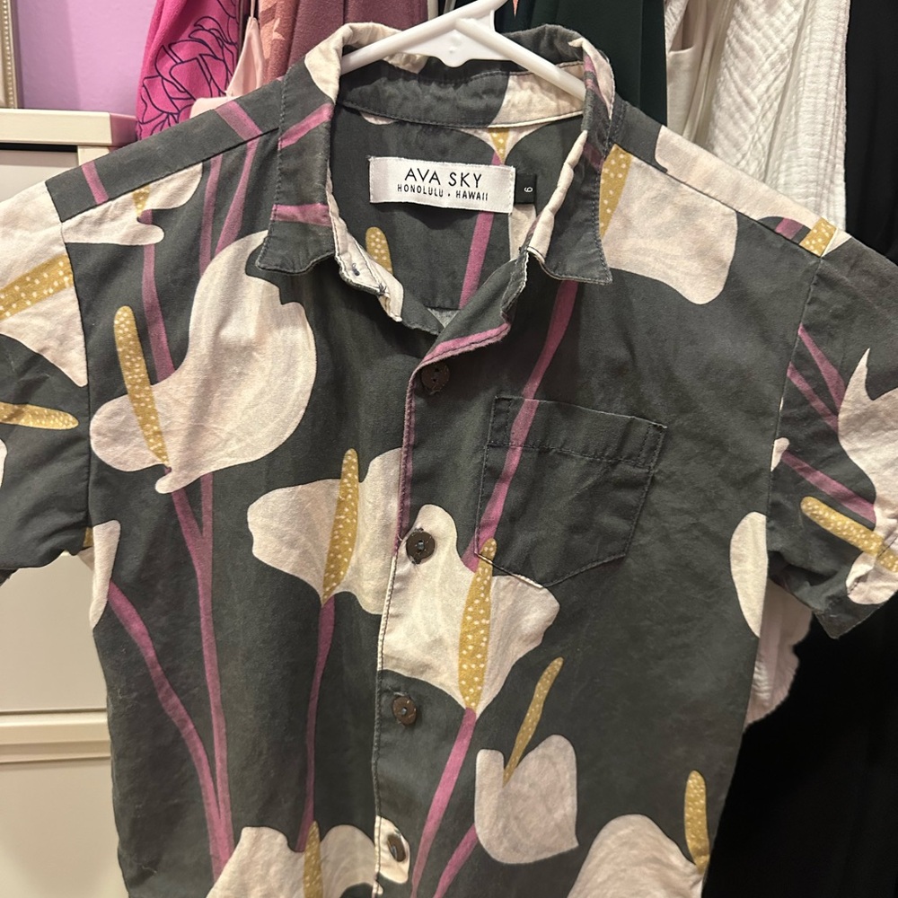 (Pair) Ava Sky (Fighting Eel) Aloha Shirt Boys/Keiki set of 2 (size 6 and 8)